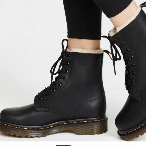 Dr Martens Boots Size 8 Black Leather 1460 Serena Faux Fur Lined Lace Up - Picture 2 of 14